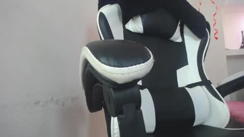       online show from November 16, 1:17 pm