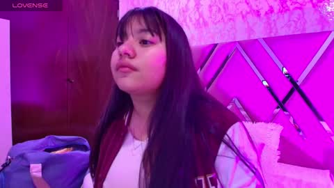 Snapshot of miaa_smiith1 chatting on January 23, 12:19 pm miaa_smiith1 online show from January 23, 12:19 pm