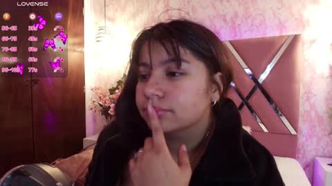 Snapshot of miaa_smiith1 chatting on February 26, 12:14 pm miaa_smiith1 online show from February 26, 12:14 pm