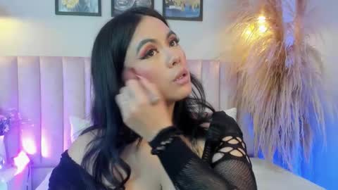 Mia online show from January 16, 3:32 am