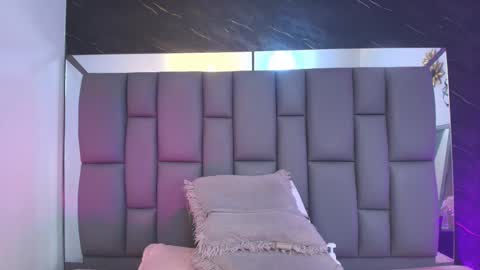 Mia online show from February 16, 12:12 pm