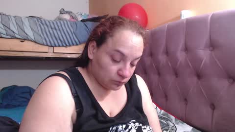 Snapshot of miaabrownn chatting on December 17, 7:37 pm MIA online show from December 17, 7:37 pm