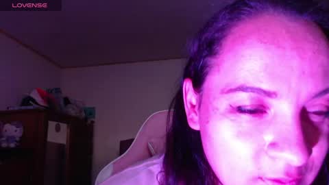 Snapshot of miaabrownn chatting on May 7, 1:05 pm MIA online show from May 7, 1:05 pm
