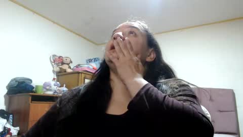 Snapshot of miaabrownn chatting on June 25, 3:17 am MIA online show from June 25, 3:17 am