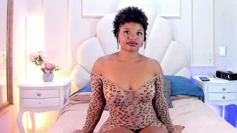 Snapshot of miaakittyy chatting on April 28, 11:48 am miaakittyy online show from April 28, 11:48 am