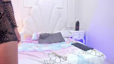 Snapshot of miaakittyy chatting on April 30, 8:57 pm miaakittyy online show from April 30, 8:57 pm