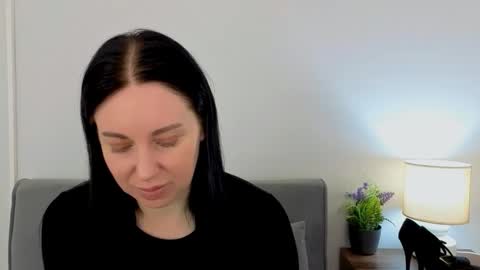 Mia online show from March 24, 4:23 pm