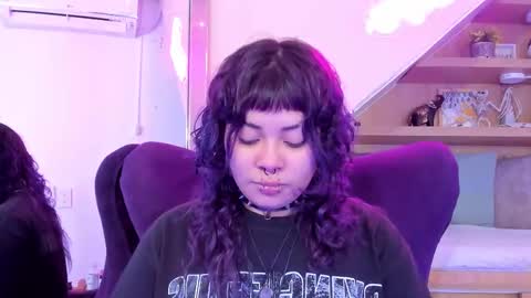 Mia online show from October 22, 3:07 am