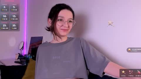 Snapshot of miabellee_ chatting on February 8, 2:59 am mia online show from February 8, 2:59 am