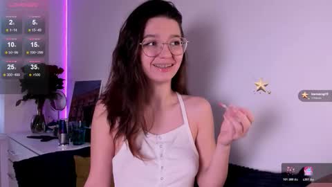 Snapshot of miabellee_ chatting on February 15, 5:48 am mia online show from February 15, 5:48 am