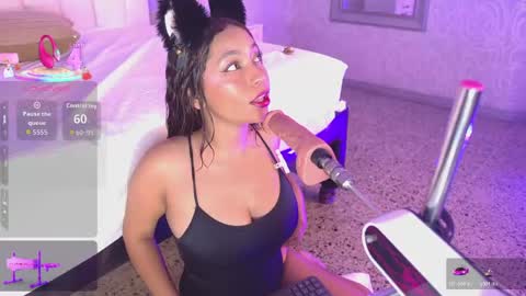 Snapshot of miacamille chatting on April 11, 1:48 pm Mia Camille online show from April 11, 1:48 pm