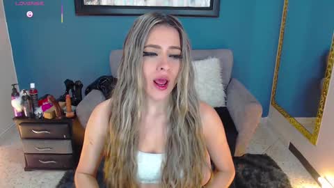 MiaCarper online show from March 6, 12:10 am