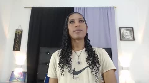 MiaCoock online show from November 13, 1:10 pm