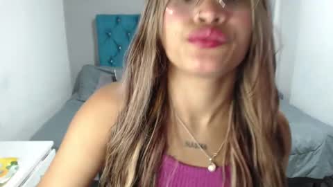 miacumgirl online show from March 16, 12:20 pm