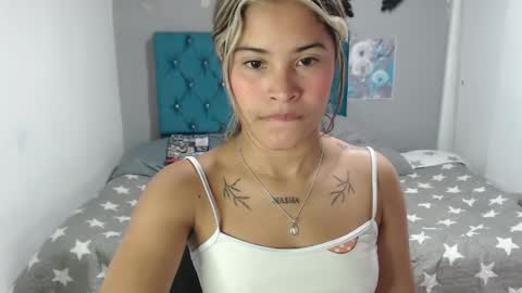 Snapshot of miacumgirl chatting on May 4, 12:23 pm miacumgirl online show from May 4, 12:23 pm