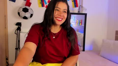 IG Yojanagomez  online show from June 19, 4:22 pm