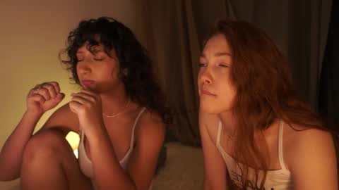 Mia online show from November 22, 7:35 pm