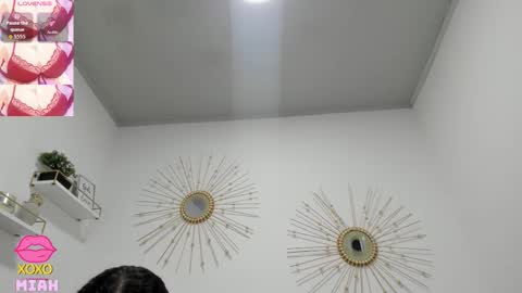 Miah Collins online show from November 18, 11:25 am