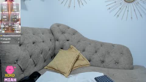 Miah Collins online show from December 17, 7:58 am