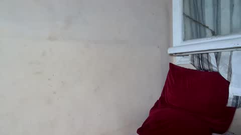 miah_land online show from February 17, 12:59 pm