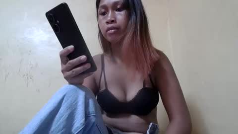 miah_land online show from November 26, 7:20 am