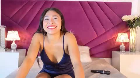 Snapshot of miahantonelli chatting on January 6, 6:33 pm miahantonelli online show from January 6, 6:33 pm