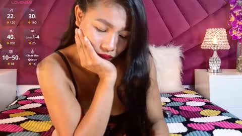 miahantonelli online show from April 17, 6:44 pm