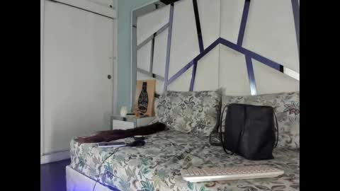 Snapshot of miaharper0 chatting on May 25, 3:45 am miaharper0 online show from May 25, 3:45 am