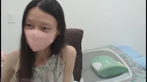 miahchan68 online show from October 17, 12:30 pm