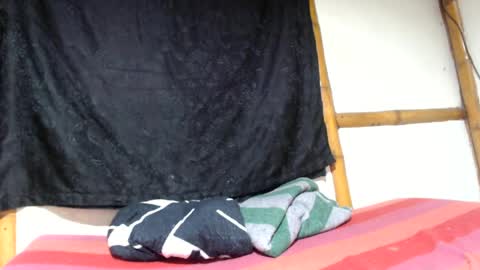 Snapshot of miahells chatting on April 20, 7:59 pm Mia Sam online show from April 20, 7:59 pm