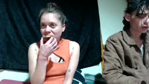 Snapshot of miahells chatting on April 21, 2:51 am Mia Sam online show from April 21, 2:51 am