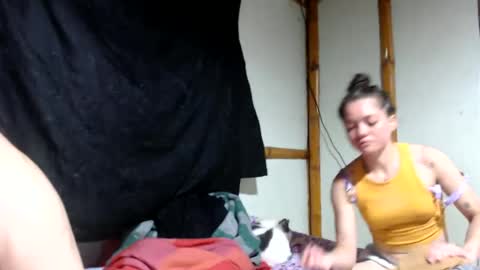 Snapshot of miahells chatting on June 21, 9:28 pm Mia Sam online show from June 21, 9:28 pm