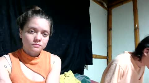 Snapshot of miahells chatting on July 2, 3:56 am Mia Sam online show from July 2, 3:56 am