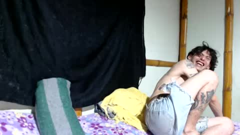 Snapshot of miahells chatting on July 6, 5:15 am Mia Sam online show from July 6, 5:15 am