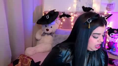 Miah Joness online show from October 31, 2:12 am