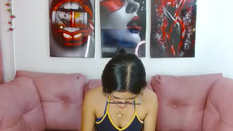 miahotcs online show from April 8, 3:23 pm