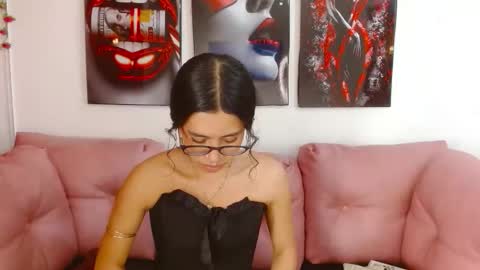 miahotcs online show from April 12, 4:12 pm