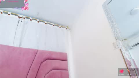 miajhonsonx online show from March 15, 2:12 pm