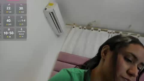 miajhonsonx online show from May 31, 3:52 pm