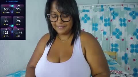 Snapshot of miajoseph_ chatting on April 12, 3:33 am miajoseph_ online show from April 12, 3:33 am