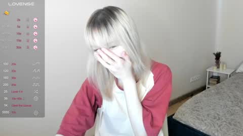Snapshot of miakimiko chatting on May 21, 2:18 am miakimiko online show from May 21, 2:18 am