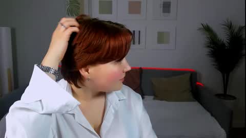 mialacrice online show from May 30, 7:22 pm