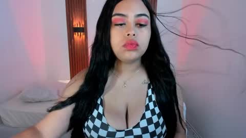 mialane3 online show from May 24, 11:37 am