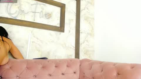 mia logan  online show from January 8, 3:31 am