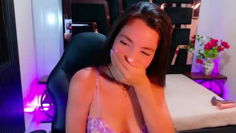 mialovelyn online show from April 5, 3:47 am