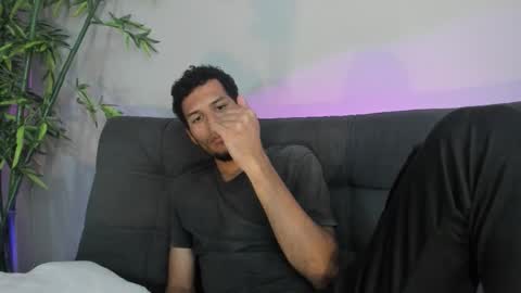 Mia online show from October 26, 8:04 pm