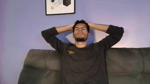 Mia online show from October 28, 7:05 pm