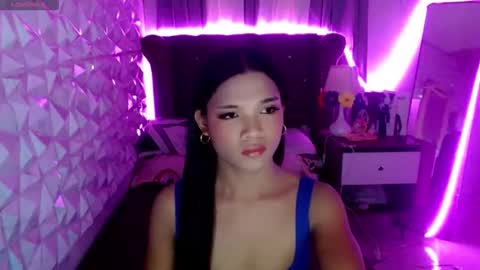 Snapshot of miamalkovax chatting on May 17, 6:11 am miamalkovax online show from May 17, 6:11 am