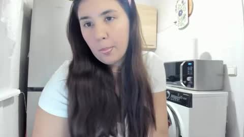 MiaMarrone online show from November 11, 6:30 pm