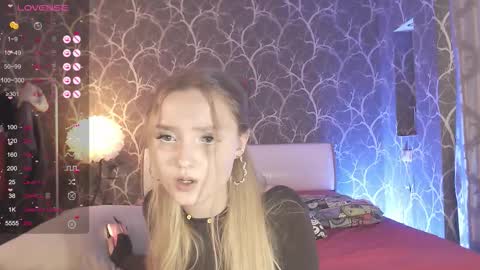 Mia online show from February 28, 1:12 pm